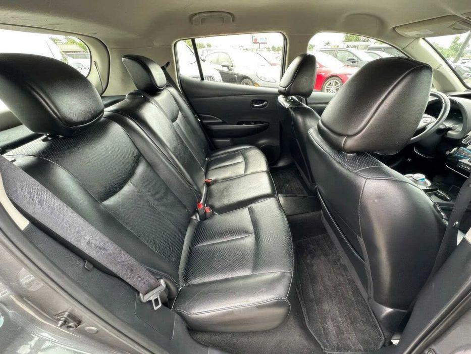 Nissan LEAF SL      2017