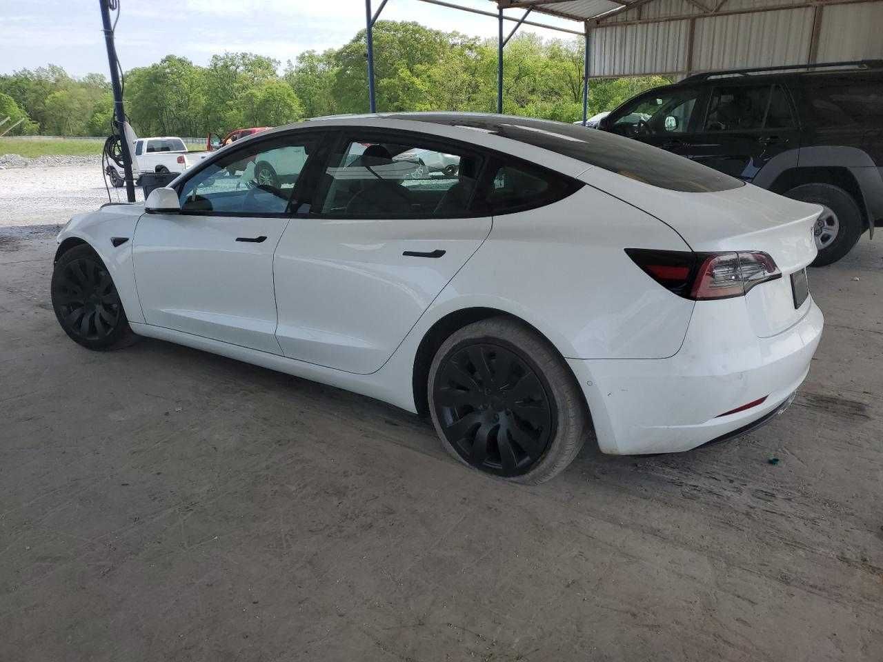 Tesla Model 3 2022 -