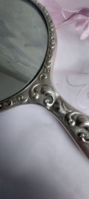 Lusterko z ok 1930 roku