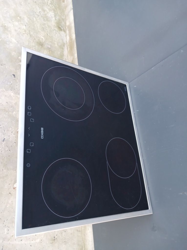Вбудована електрична поверхня Beko