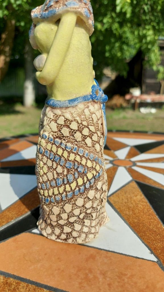 Bardzo stara zabytkowa ,  unikatowa figurka ceramiczna  ,