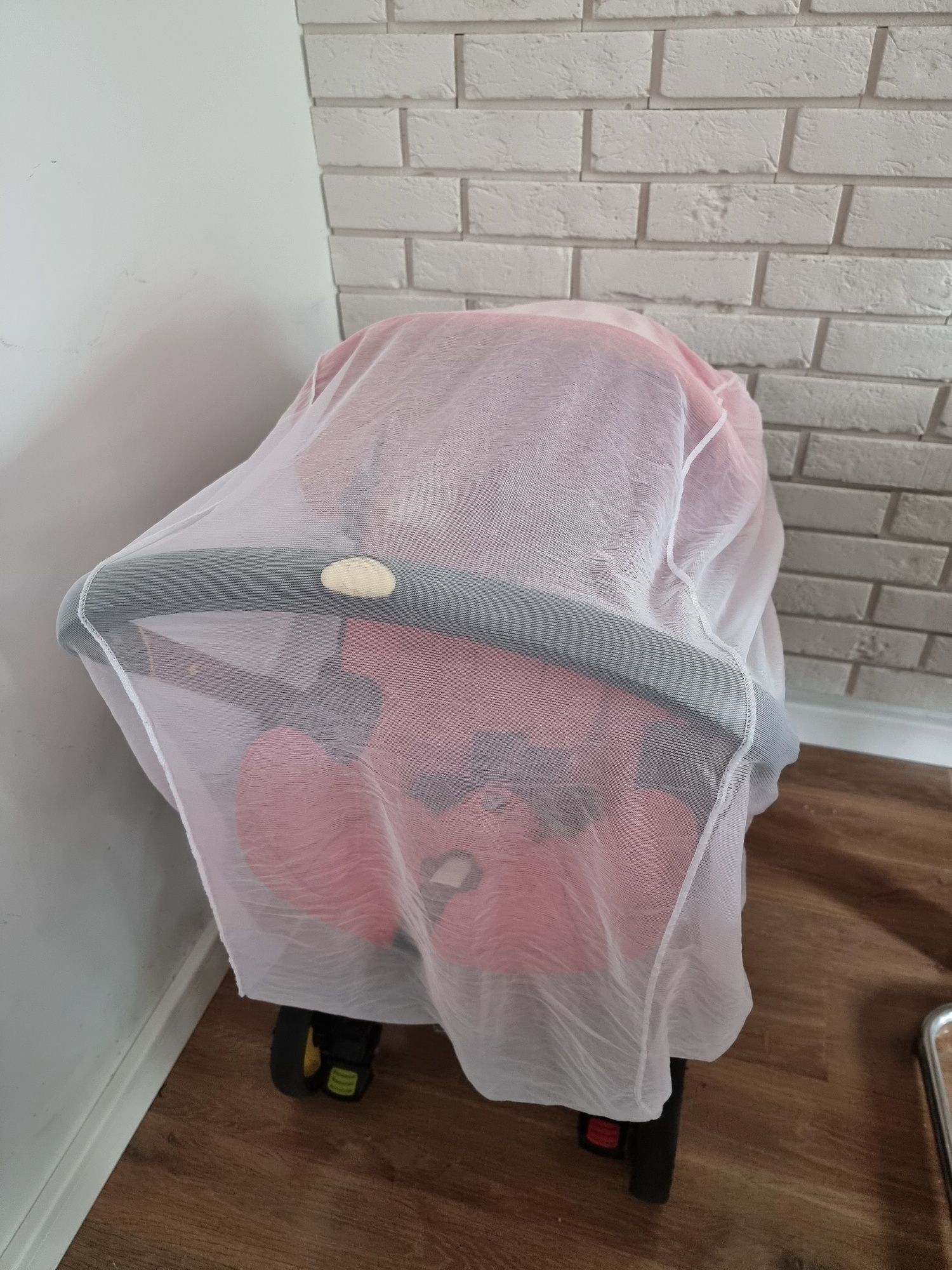 Wózek Doona z bazą isofix + akcesoria