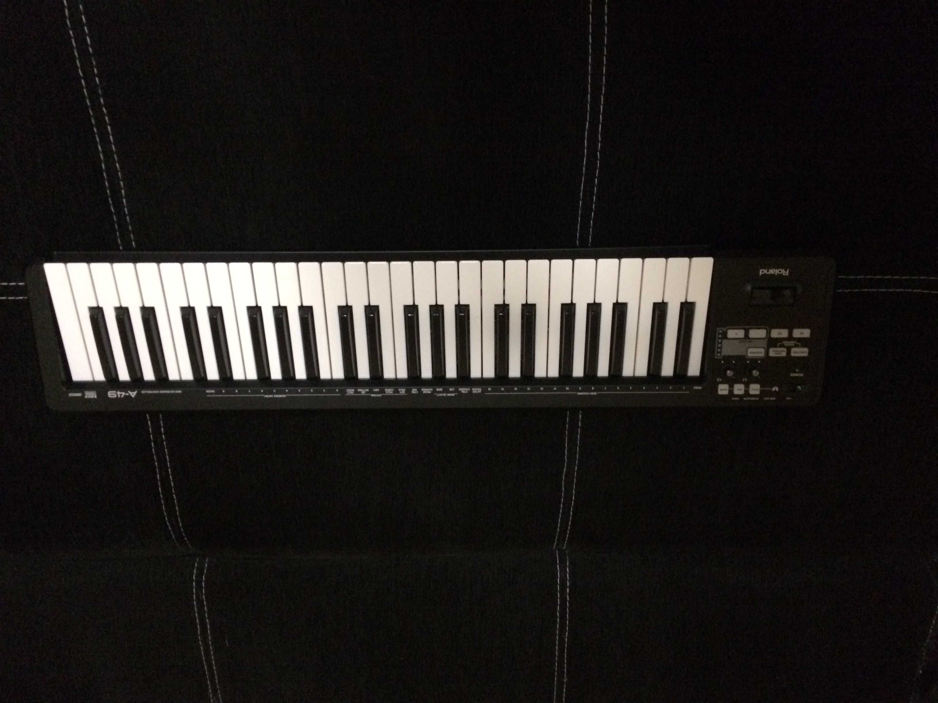 Продаются MIDI клавиатуры Roland A-49 WH и Roland A-49 BL