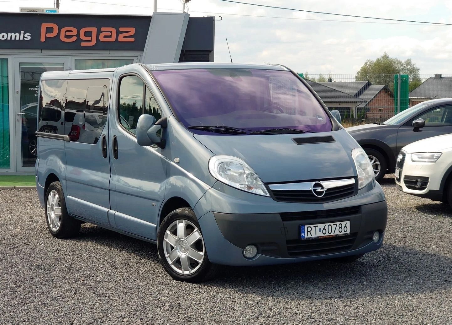 Opel vivaro 2012