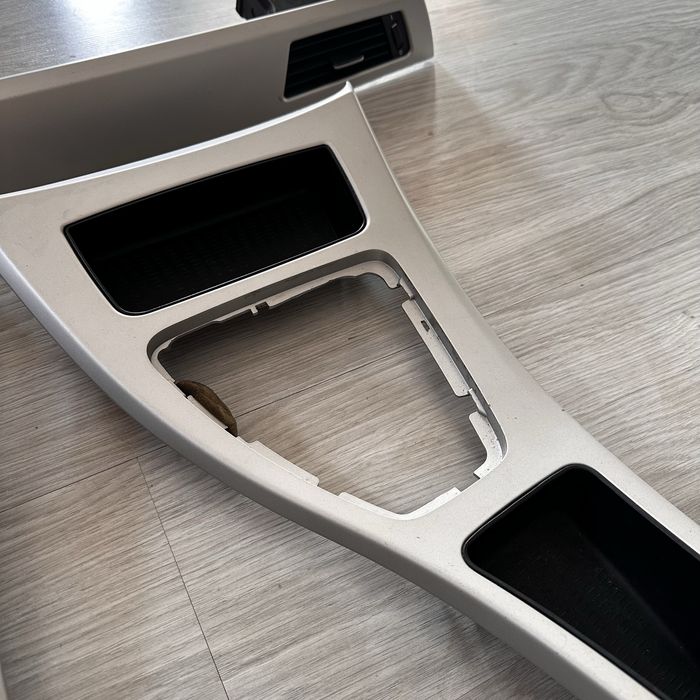 BMW E90 dekory listwy ozdobne srebrne