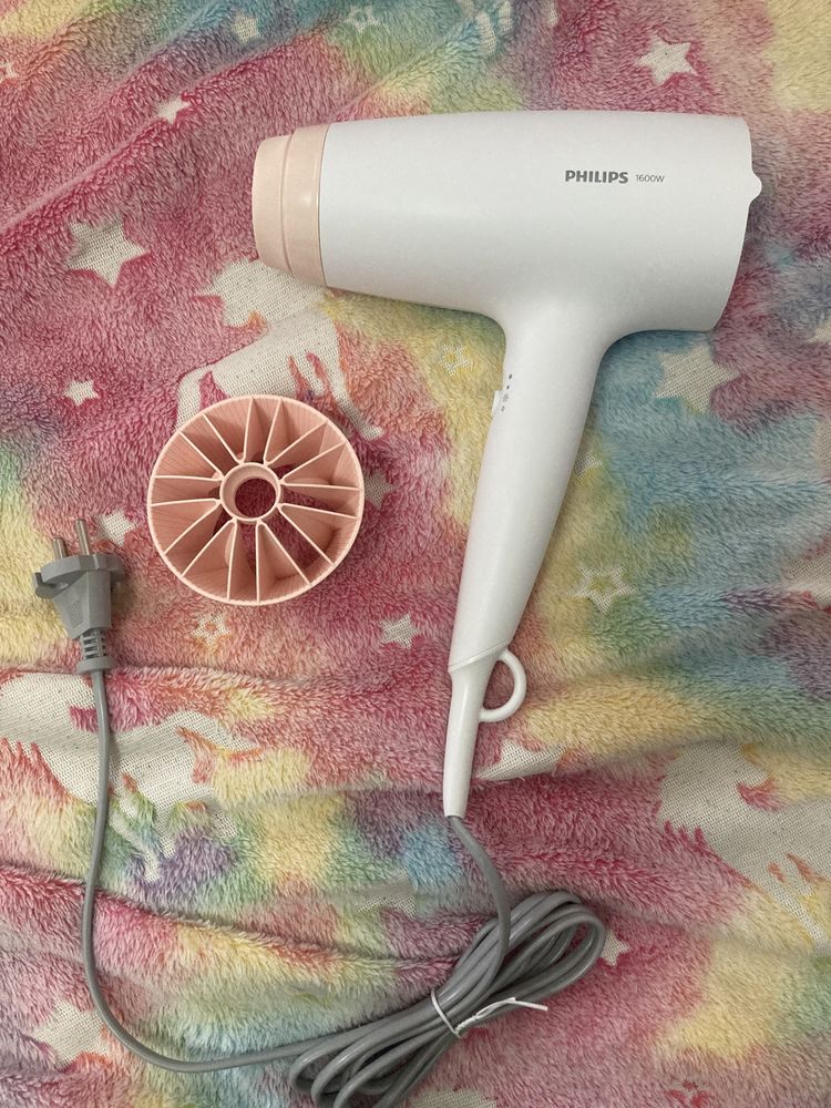 Продам фен Philips