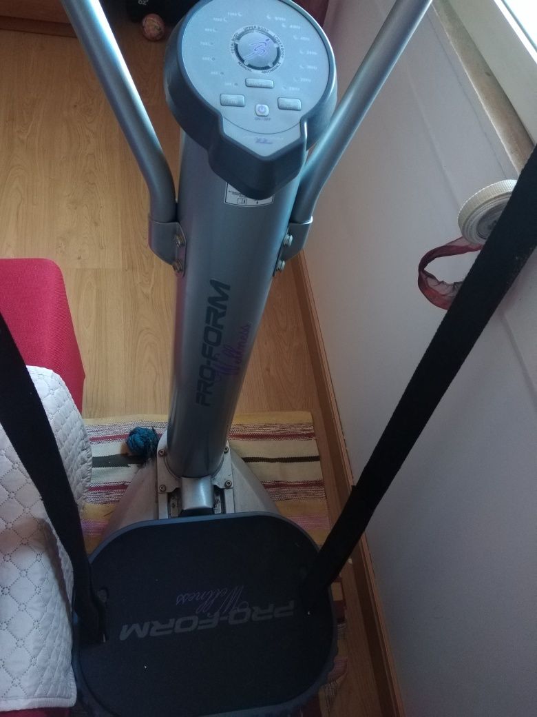 Máquina vibratória PRO-FORM Wellness