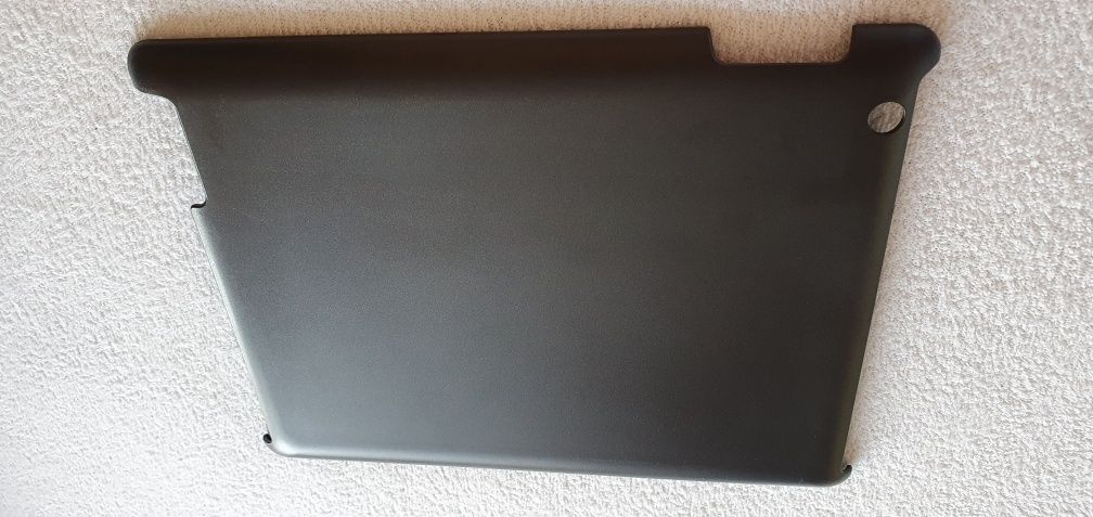 Etui na tablet z otworem.wys wewn 23.5-24cm. Szer wew 17-18cm. Czarne