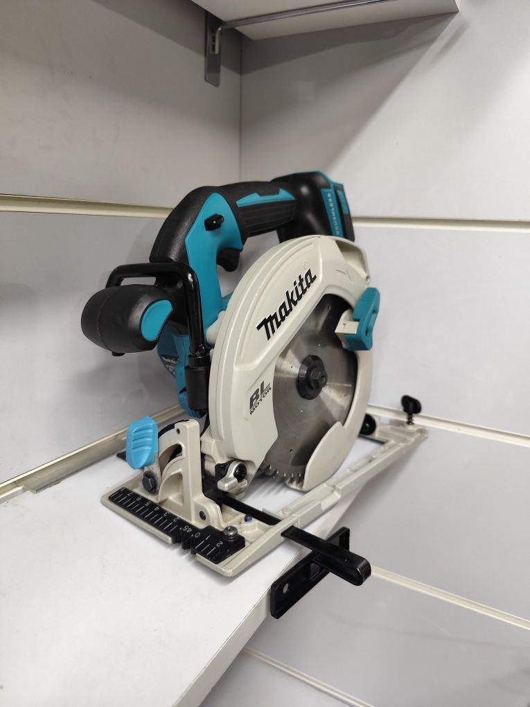 Makita DHS 680 безщіткова акумуляторна паркетка Макіта оригінал