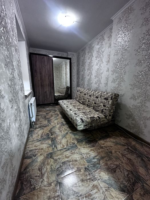 Власник. Здається квартира в центрі.