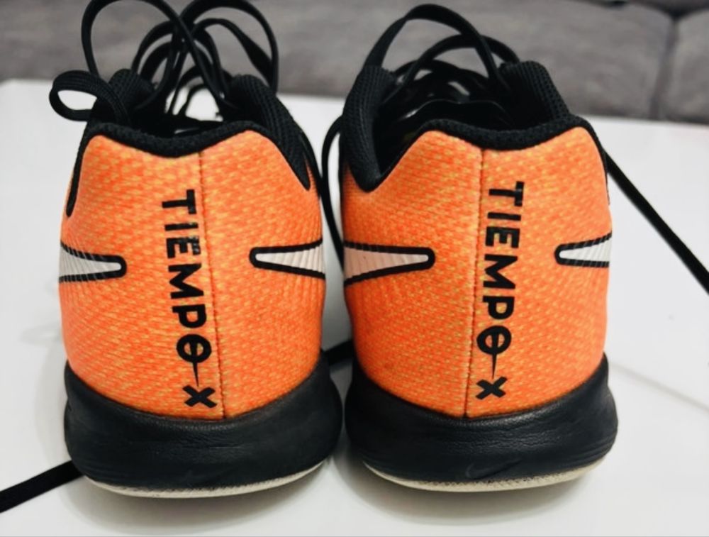 Buty do piłki nożnej halówki nike rozmiar 36 23 cm