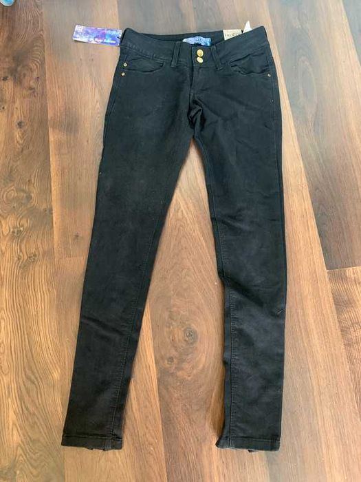 Nowe spodnie czarny jeans Bershka 34