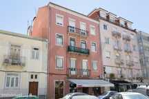 Charmoso Apartamento T2 com Patio remodelado em Campo de Ourique - Par