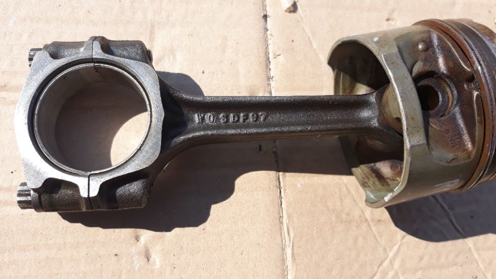 Rover 1.4 16V,korbowód z tłokiem