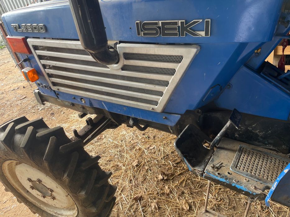 Vendo trator em muito bom estado