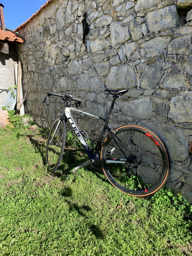 Cube Attain Race M Full Carbon