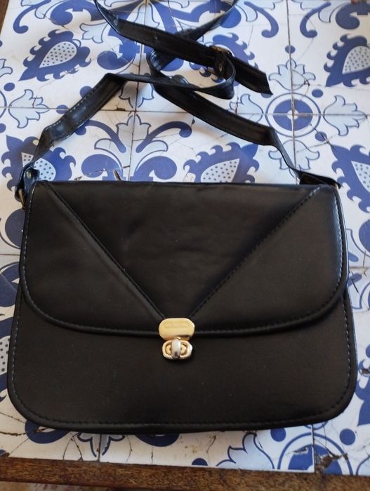 Mala de senhora, negra