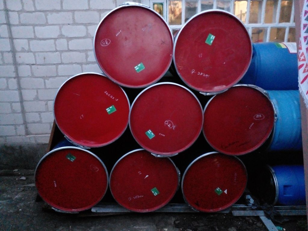 Продам пищивые канистры и бочки разного вида