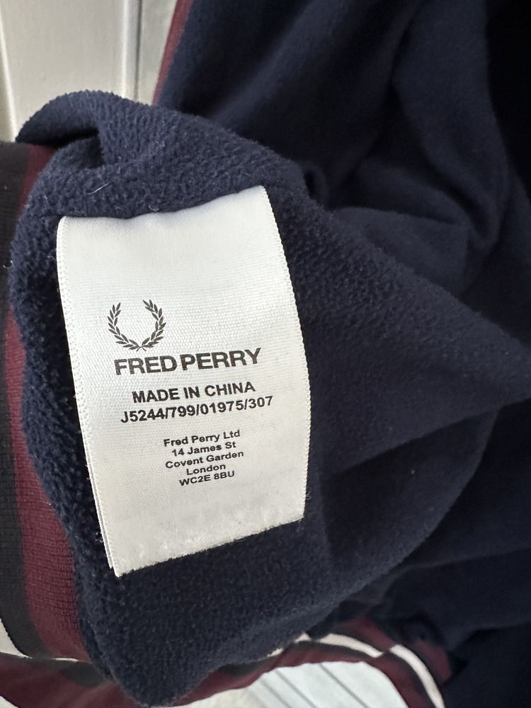 Куртка  Fred Perry XL  розмір!