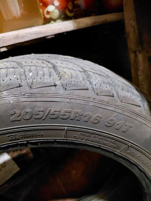 Продам шини зимові 205 55  16