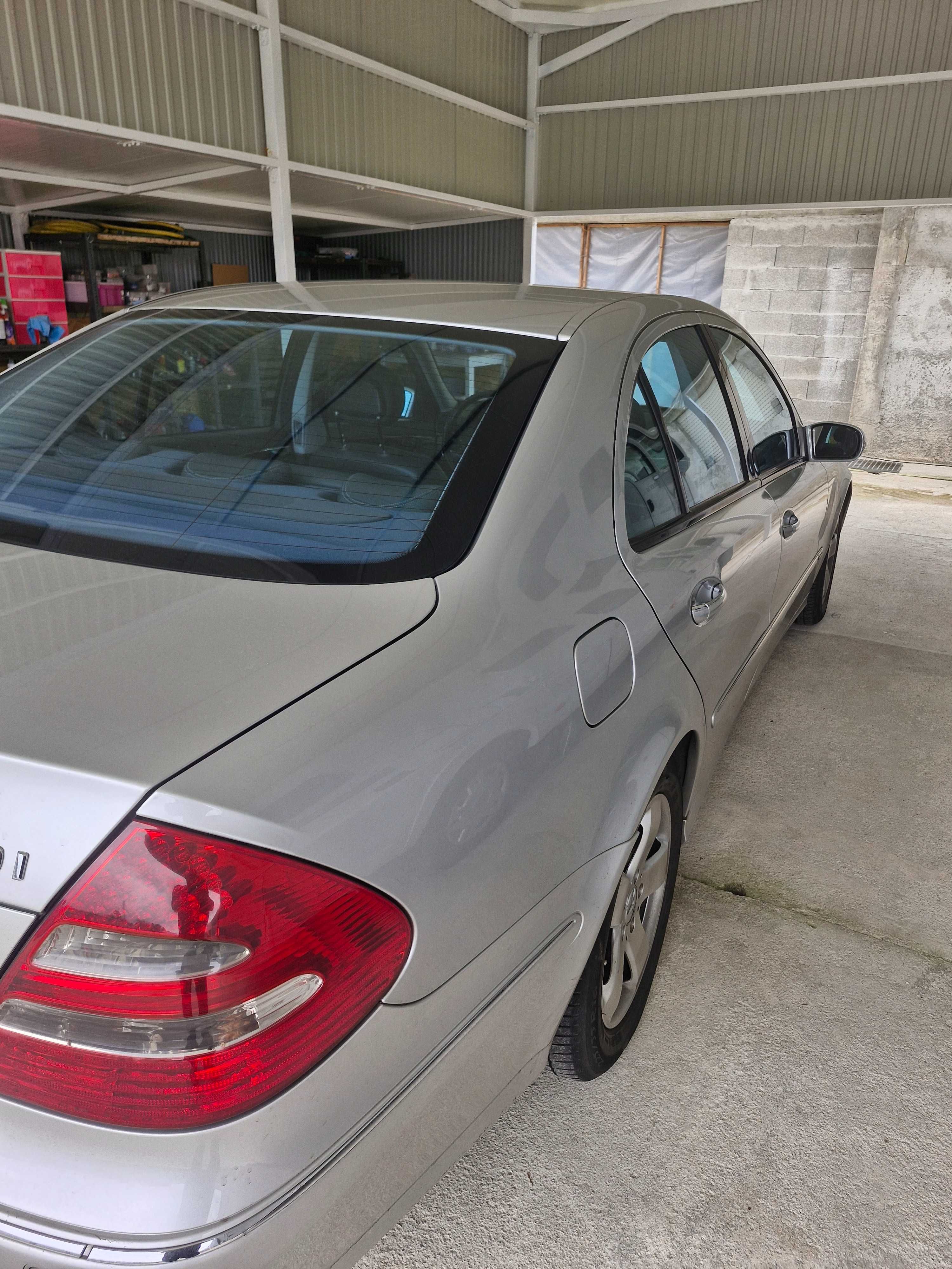 Carro Mercedes-Benz