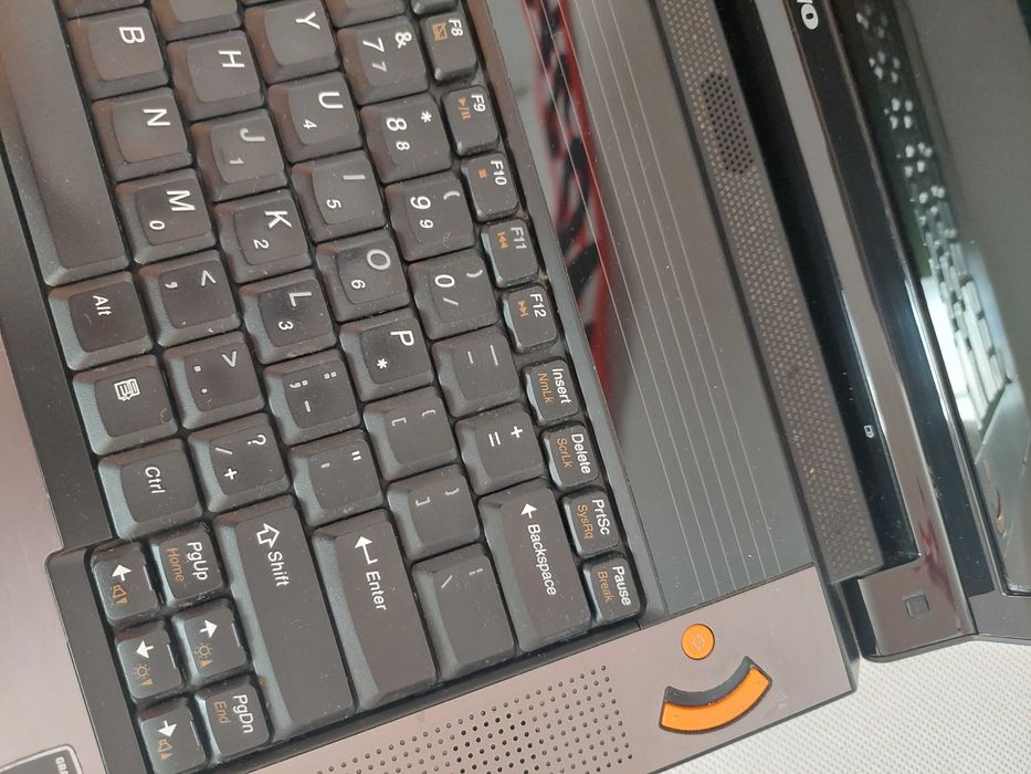 Laptop Lenovo IdeaPad Y530 Komputer