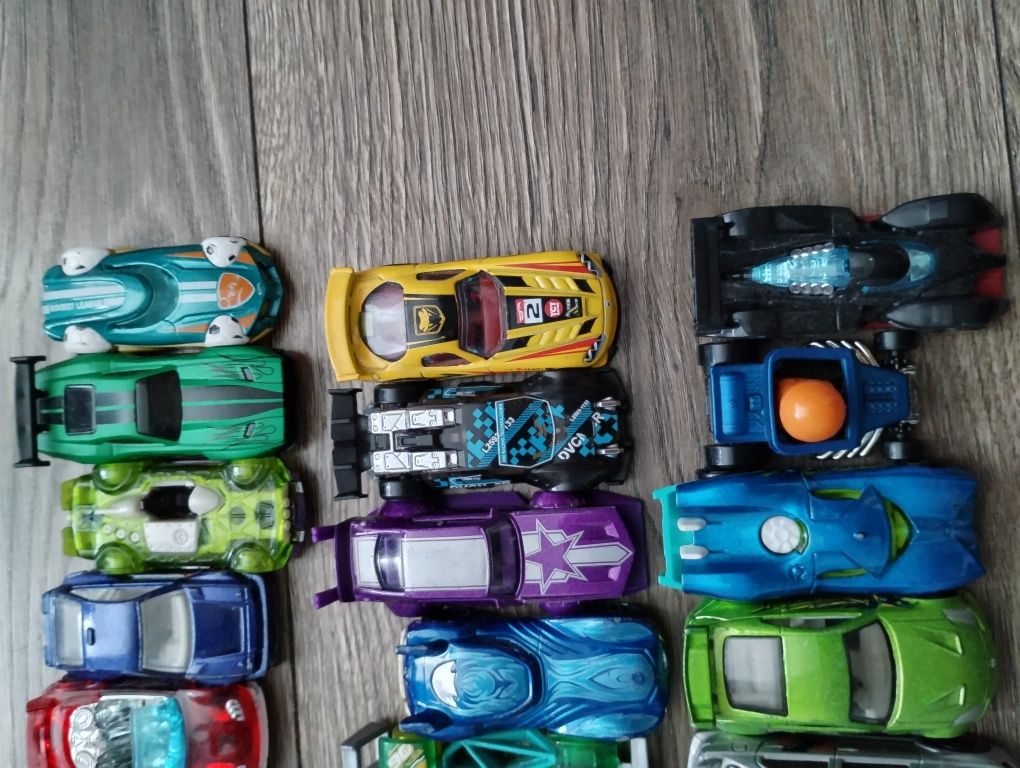 Hot wheels samochodziki