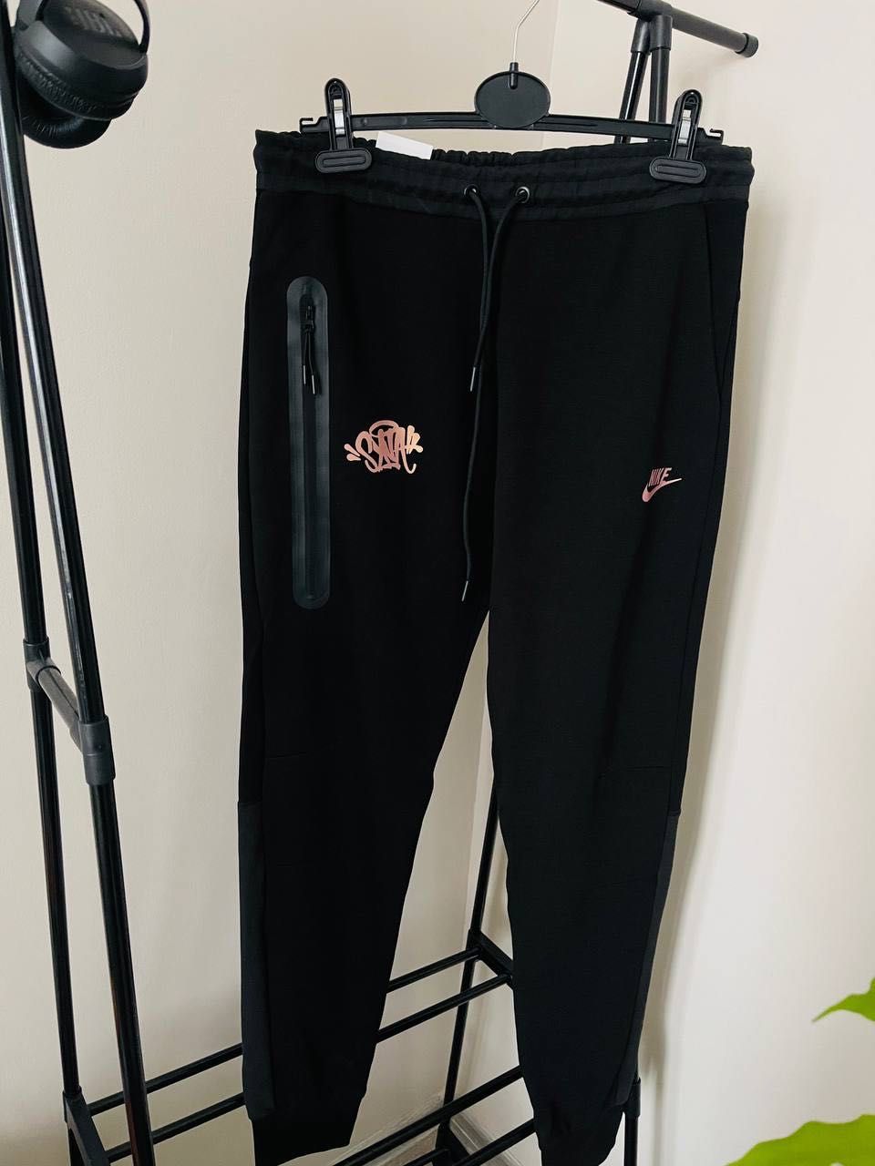 Dres Nike Tech  fleece x syna