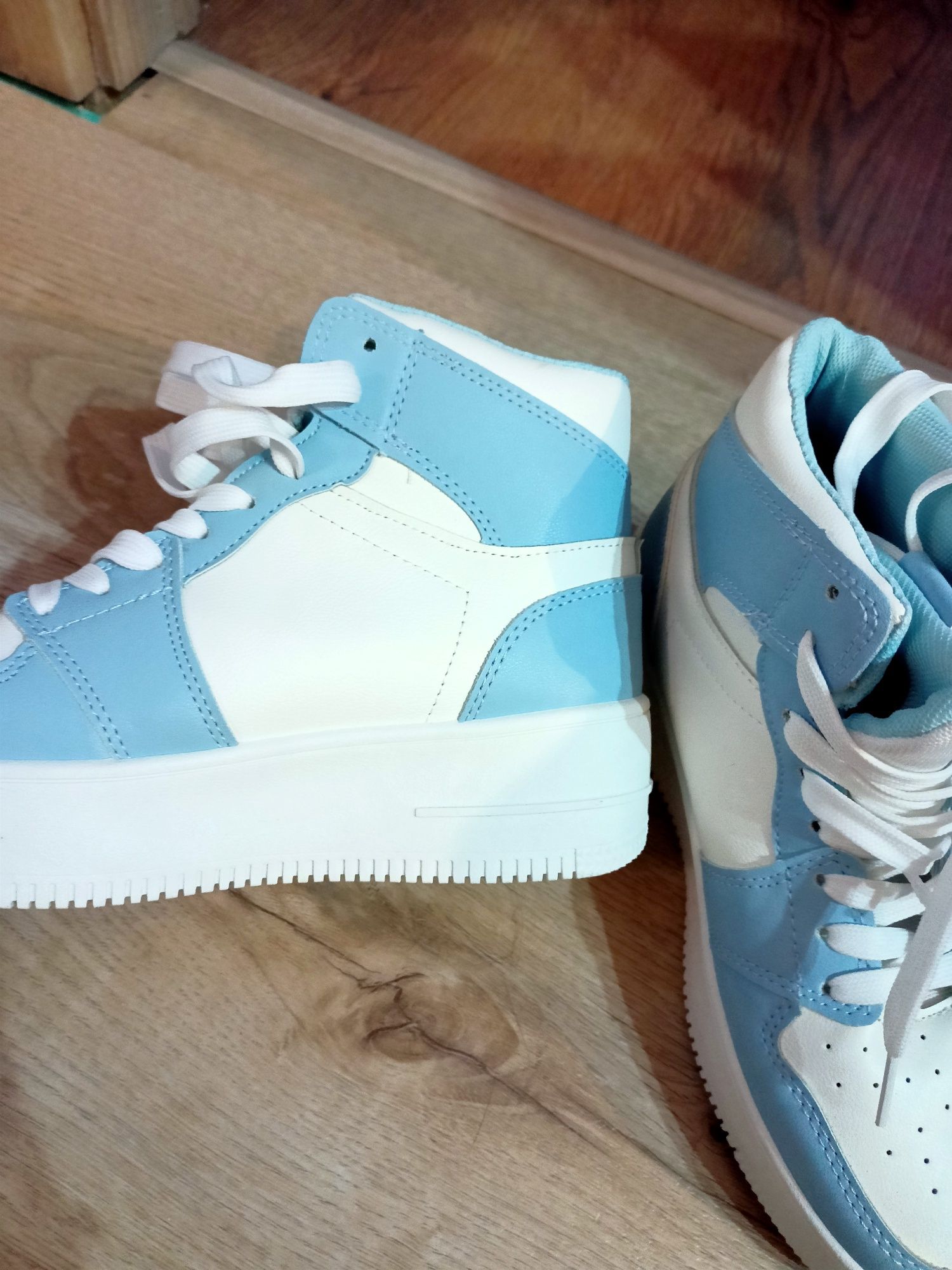 Buty sportowe wyższe