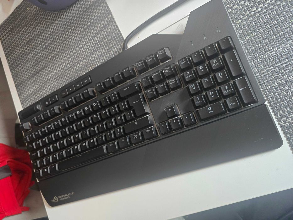 Klawiatura Mechaniczna Gamingowa Asus ROG Strix Flare RGB