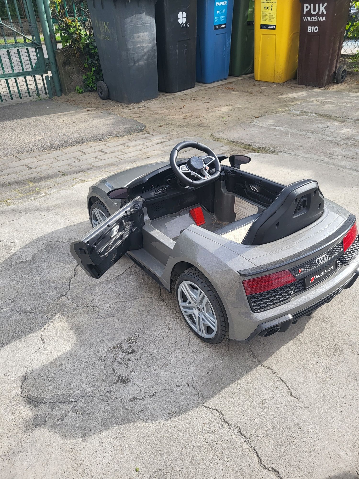 Auto na akumulator dla dzieci Audi r8