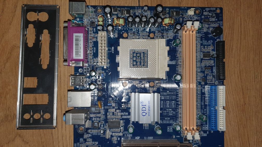 QDI K7V600 Soket 462 DDR1,FSB400 AGP 8X