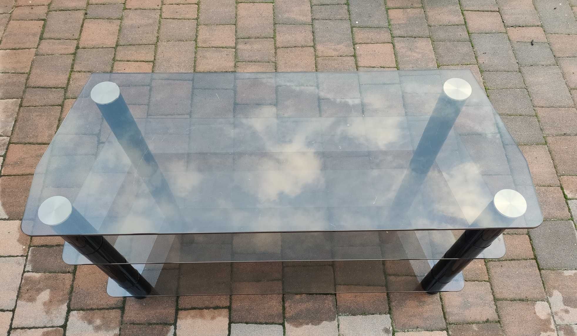 Szklany stolik pod TV