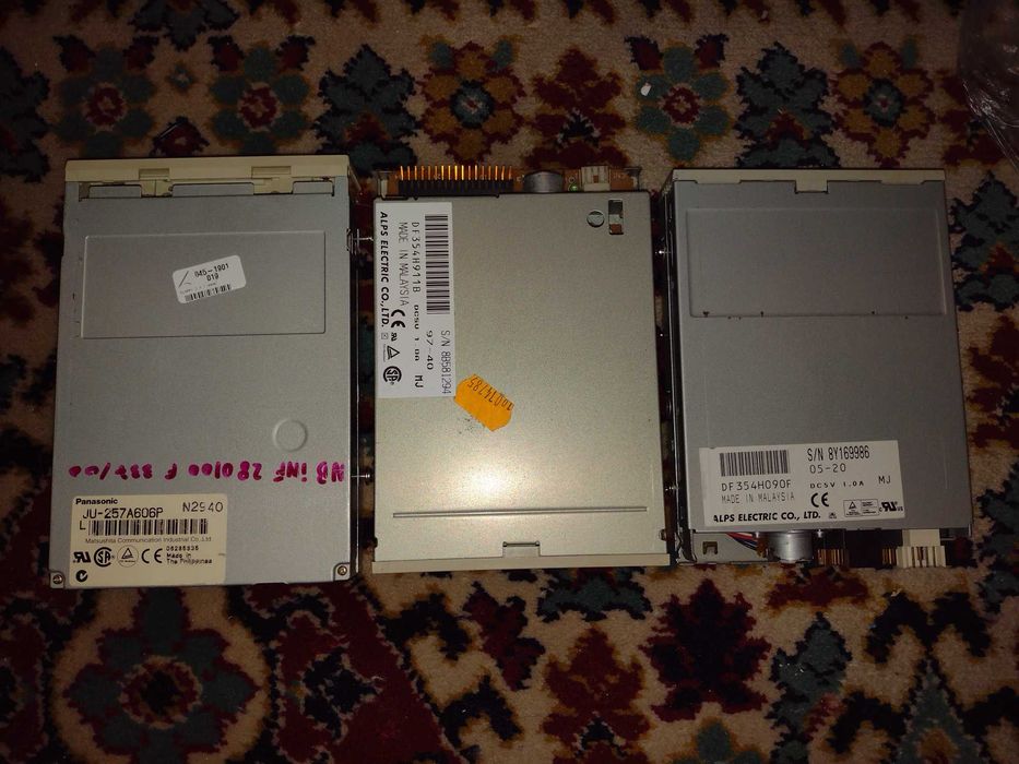 Drives Diskettes - Dou a quem vier buscar