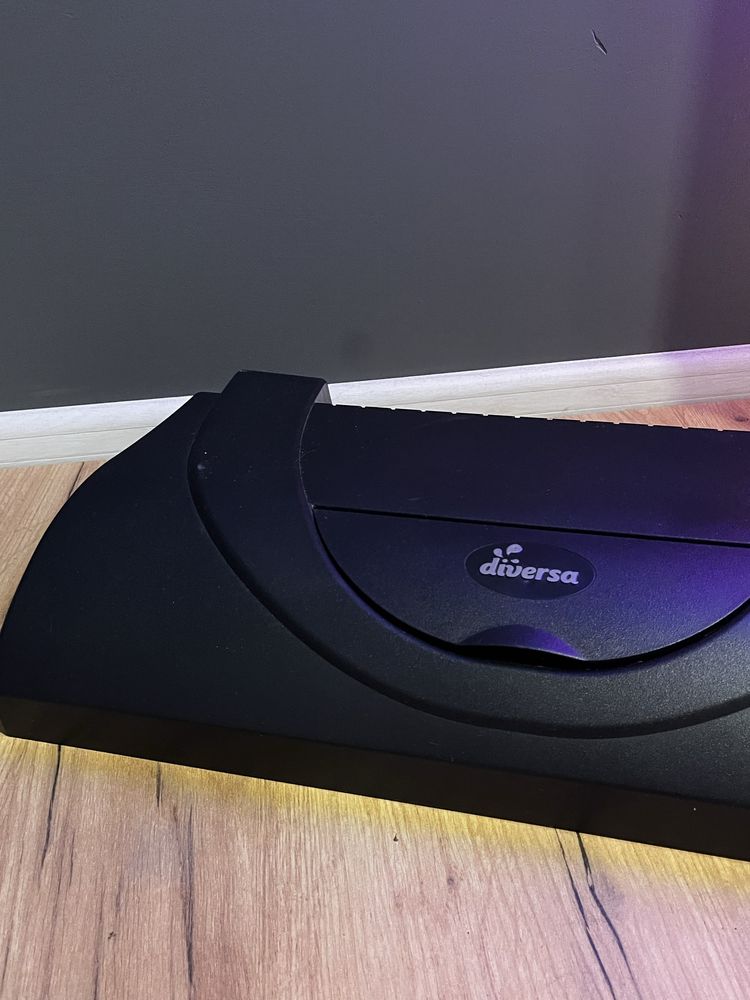 Pokrywa akwariowa Diversa 50x27 cm z oświetleniem LED