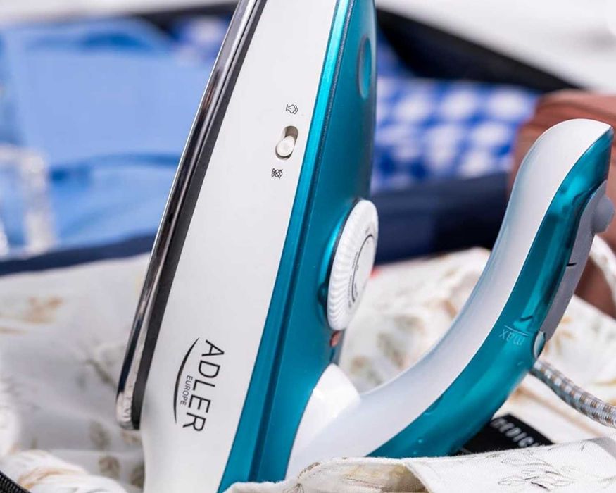 NOWE Adler Żelazko Turystyczne 1700W Parowe Składana Rączka 60ML Małe