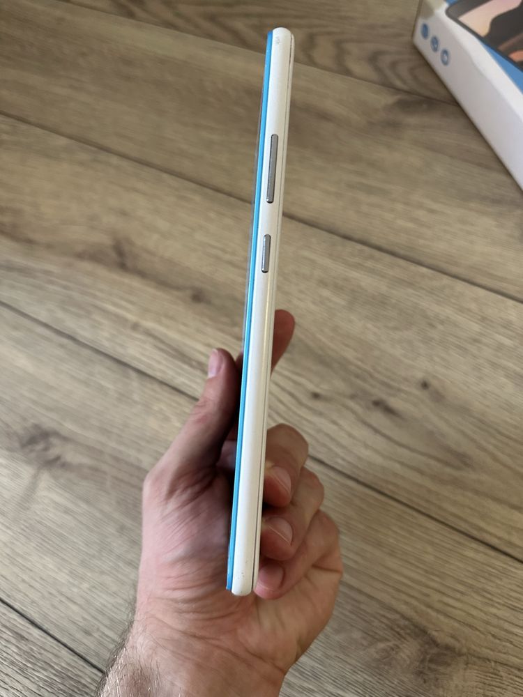Планшет Lenovo TAB 3 7 Plus