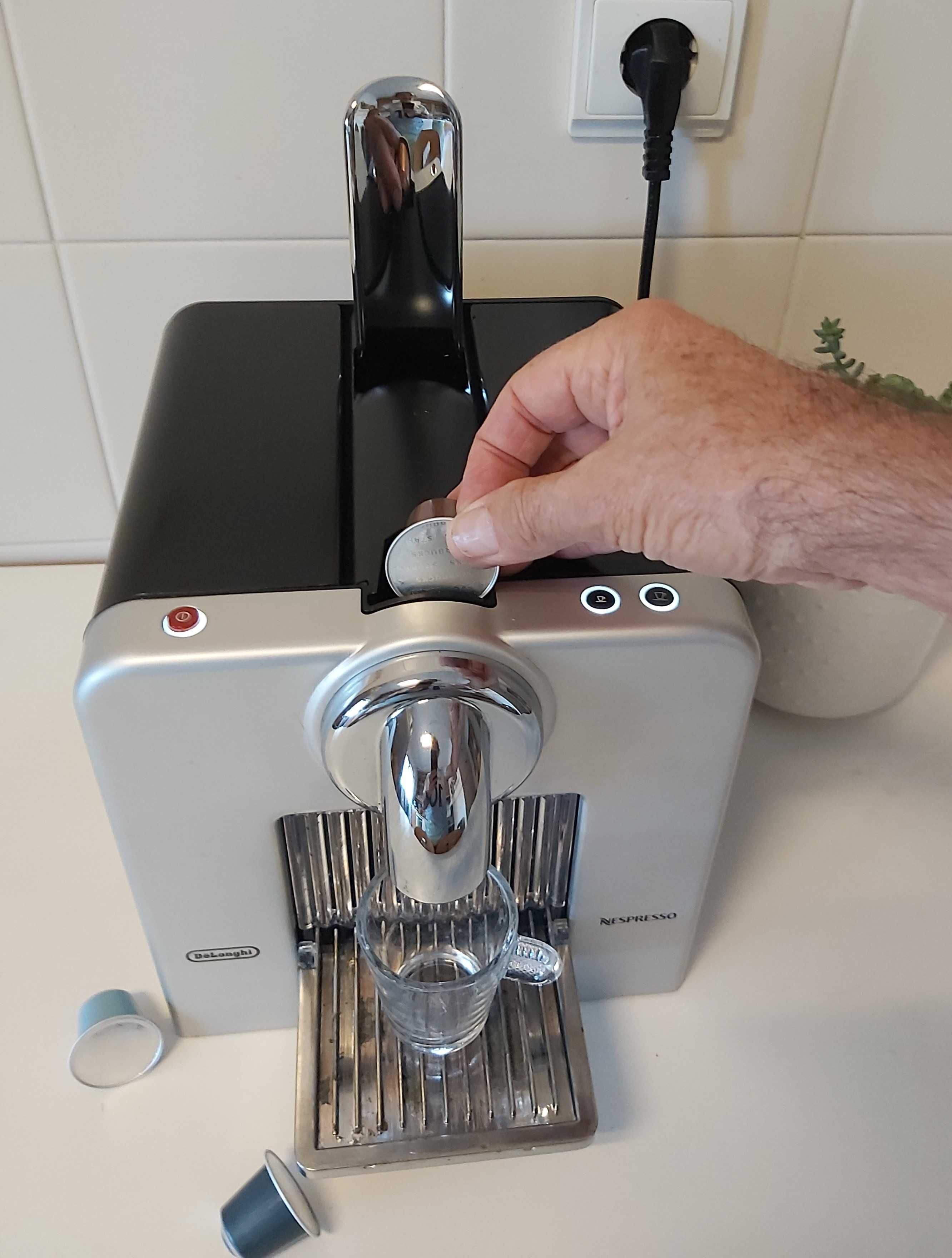 Máquina café Nespresso Delonghi Le Cube