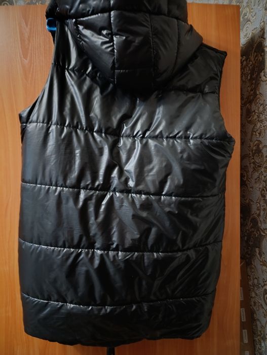 Женская жилетка зимняя