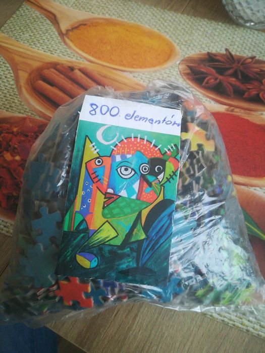 Puzzle 800 elementow