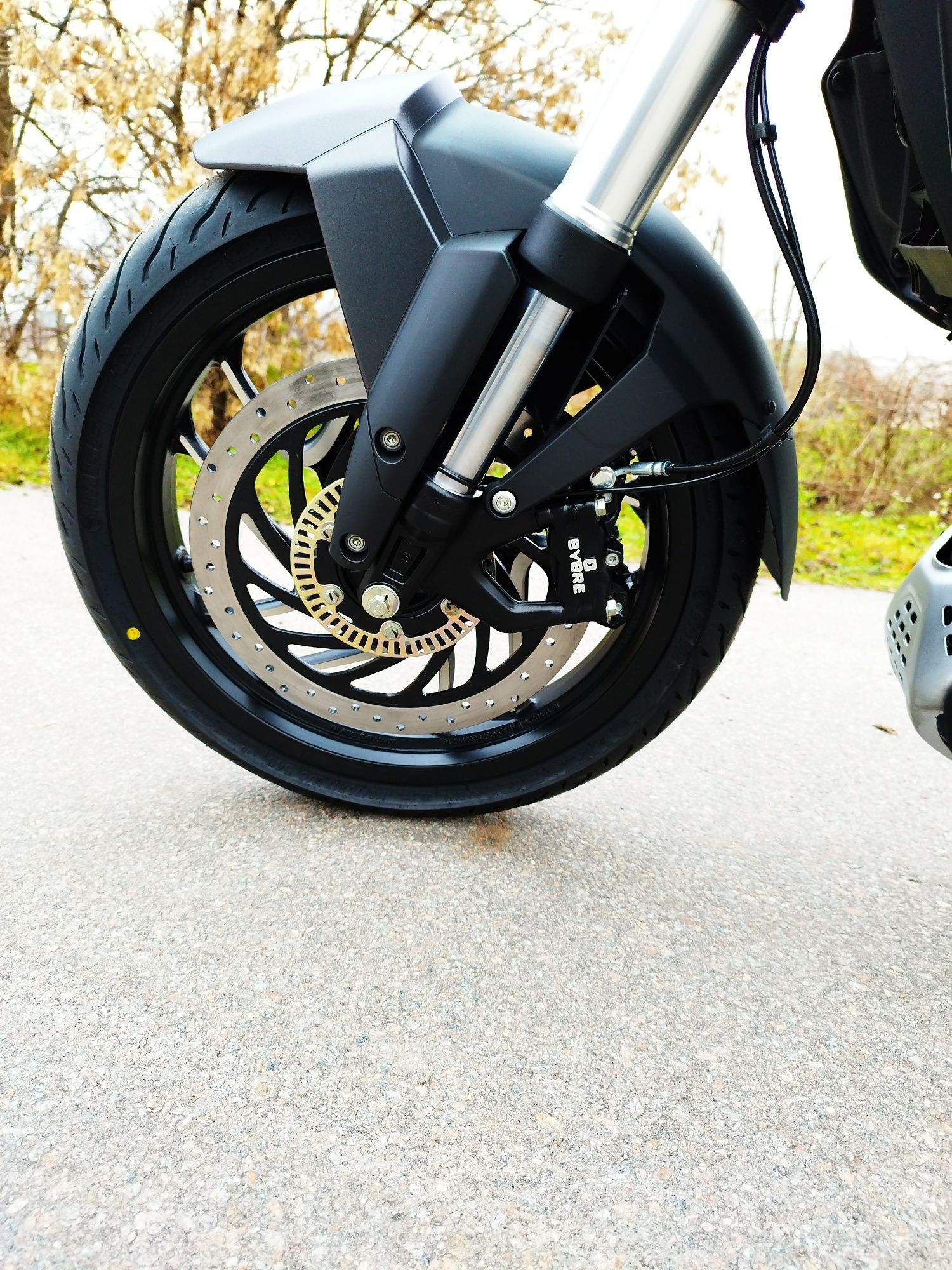 Мотоцикл Bajaj Dominar 400