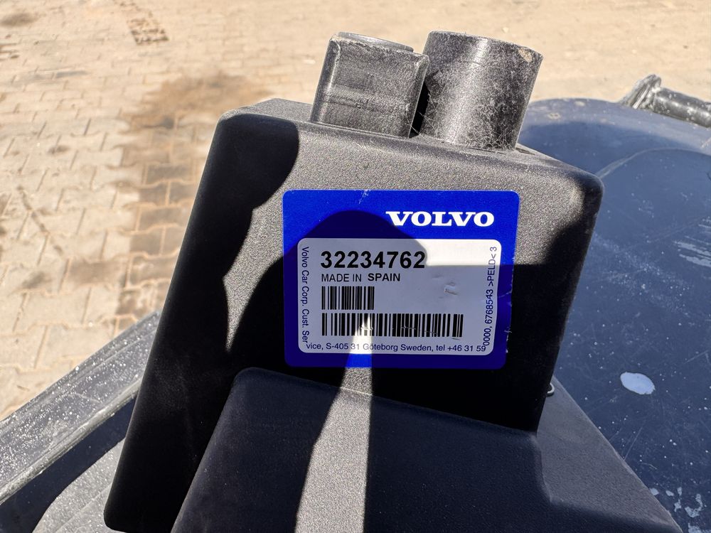 Nowy prawy wspornik wzmocnienia błotnika Volvo XC40 od 2018