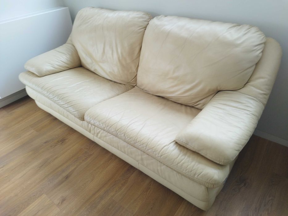 Sofá de 1.8 m muito confortável
