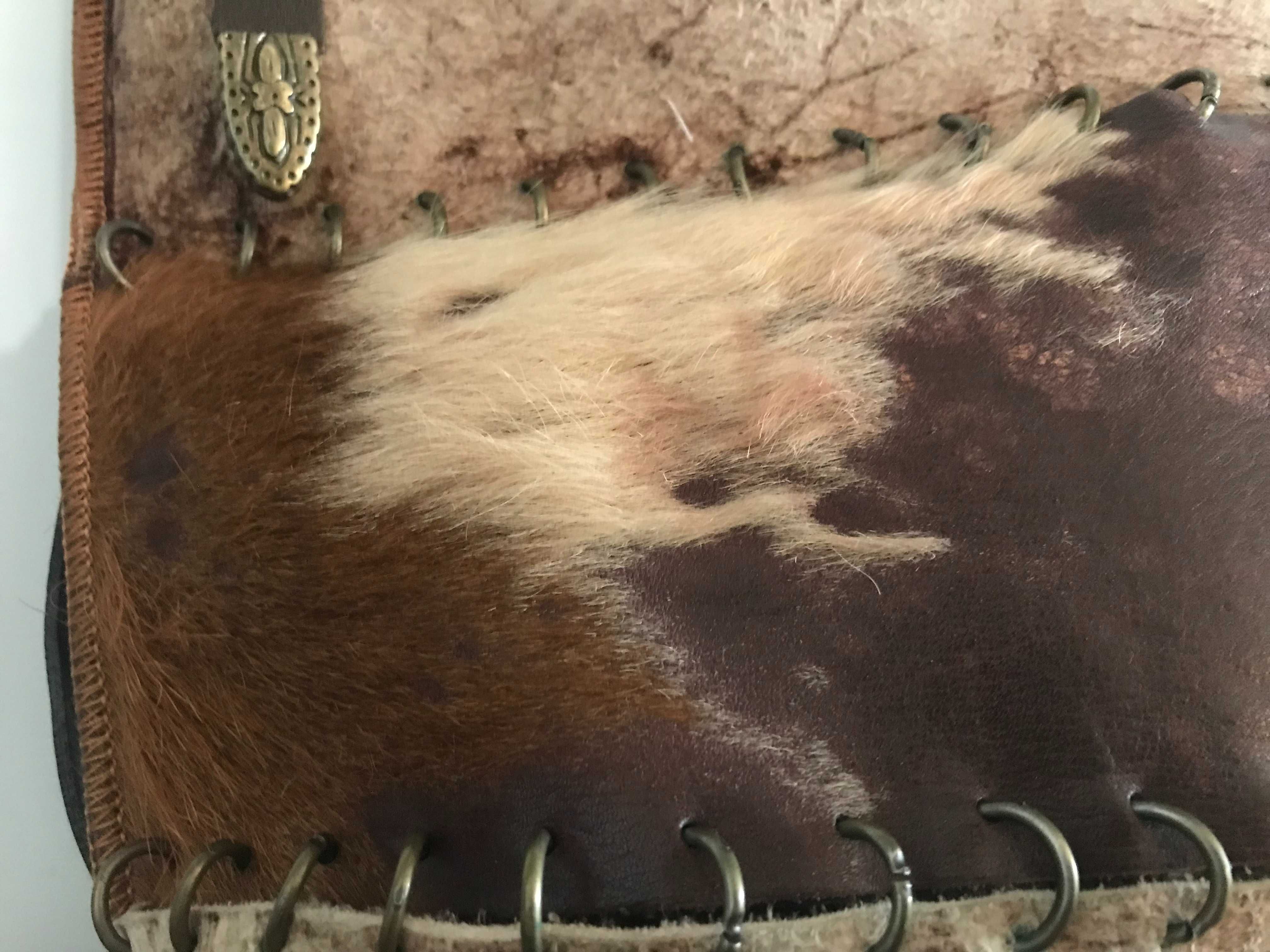 Torebka z krowiej skóry z włosiem Koan w stylu western