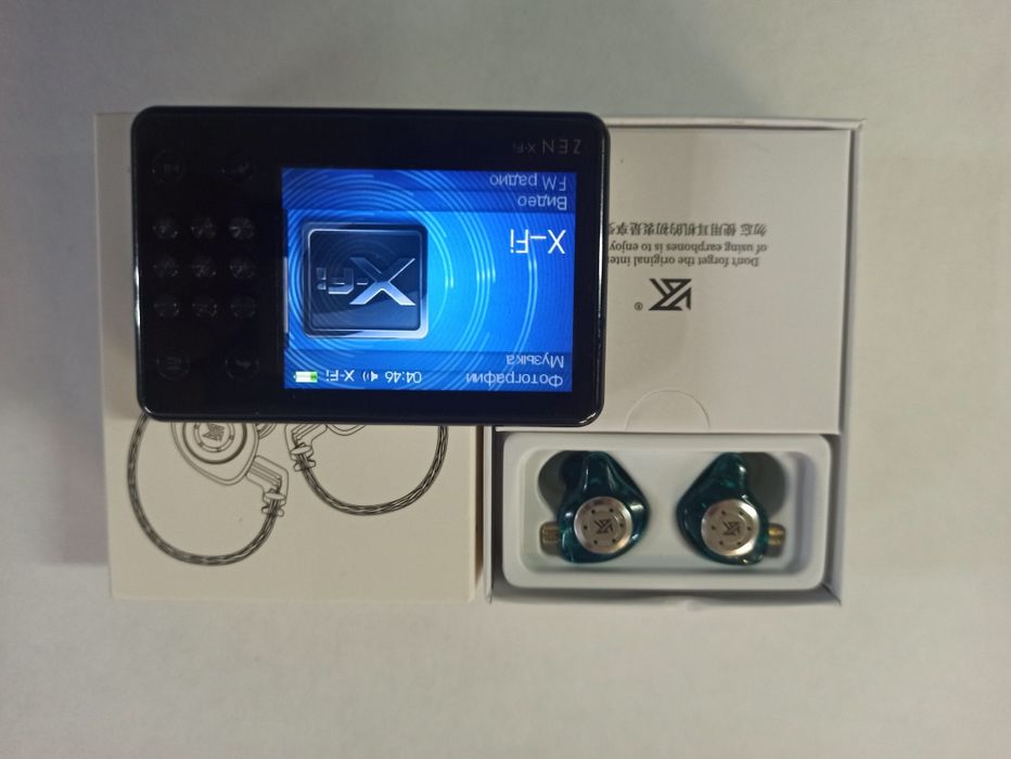 Продам мп3 плеер creative zen x-fi с наушниками