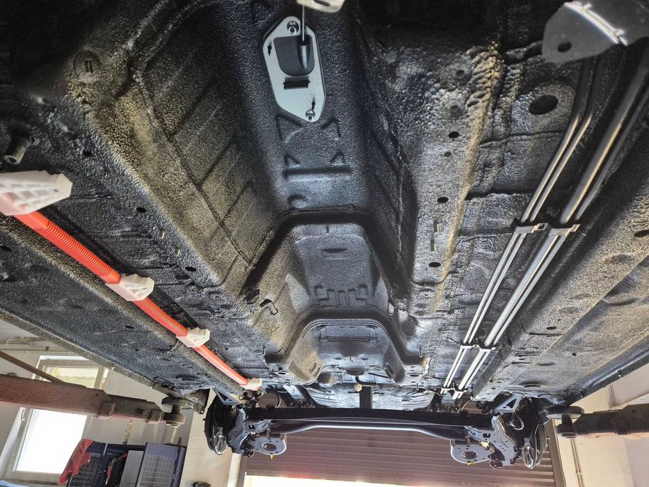 Konserwacja samochodowa/ podwozia, czyszczenie suchym lodem