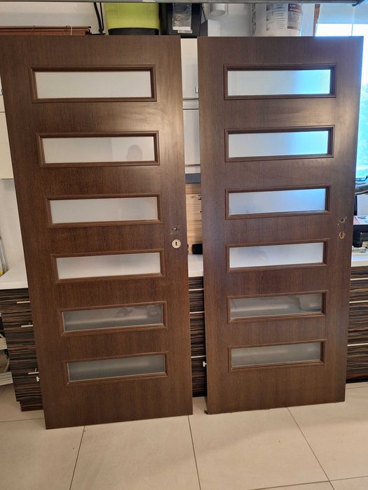 Sprzedam 2 skrzydla drzwiowe szer.80cm