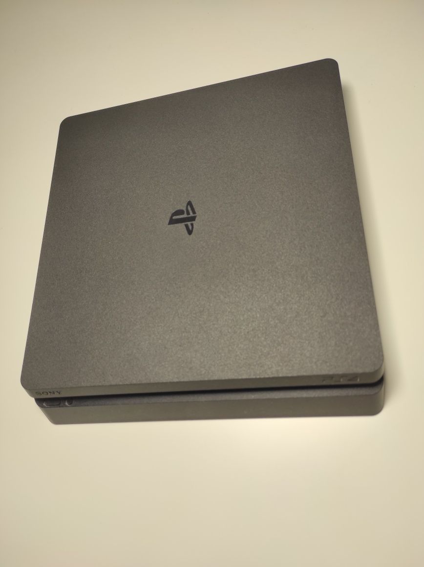 PlayStation 4 com 2 comandos