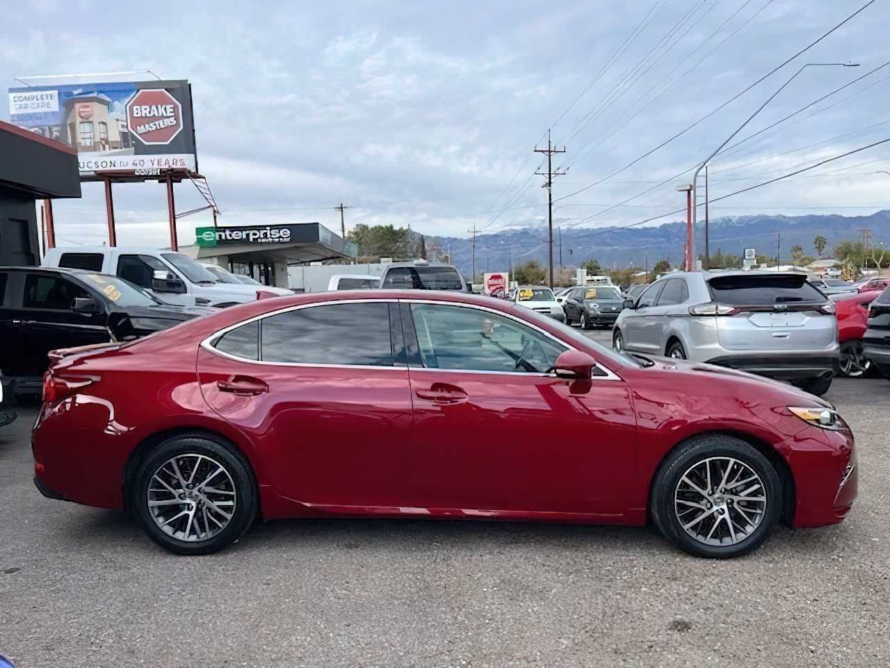 Lexus ES 2017 Red