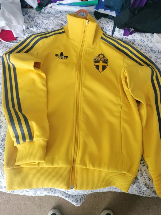 Vendo casaco desportivo original NOVO